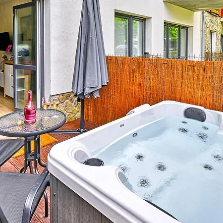 Z Prywatnym Jacuzzi Przy Deptaku By Royal Aparts Mountain Lejlighed