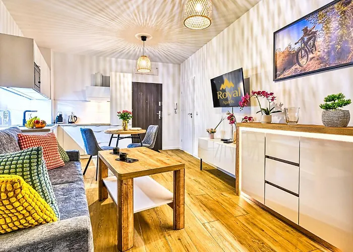 Z Prywatnym Jacuzzi Przy Deptaku By Royal Aparts Mountain Lejlighed Świeradów-Zdrój